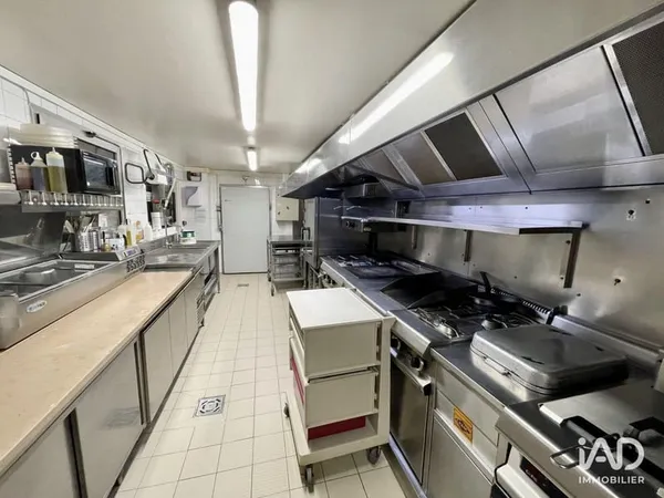 Local commercial 628 m²