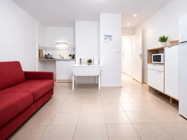 RANGUEIL - T1 AVEC BALCON ET PARKING