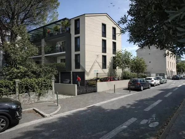 Commercialisation Appartement 150 m² Type 5 dernier étage