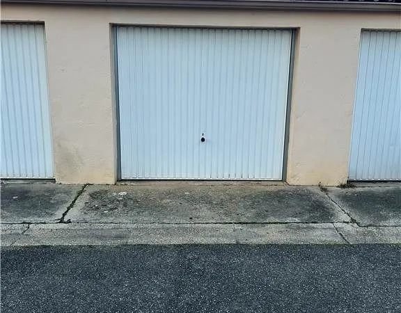 Stationnement Location Pau  15m² 76€