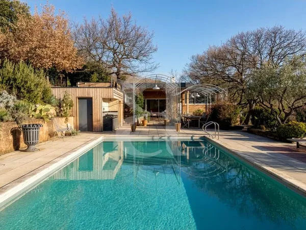 Maison d'architecte avec piscine région Nyons