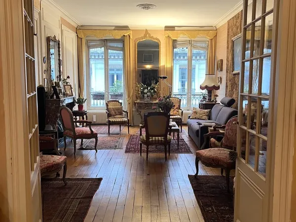 Coeur Foch - Lyon 6ème - Appartement ancien 4 pièces 112,5