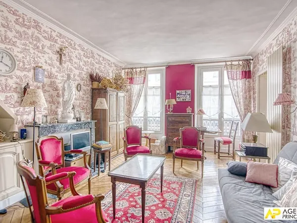 Versailles Notre-Dame Paroisse Appartement 3 pièces 71.32 m² au sol situé au 2ème étage avec cave