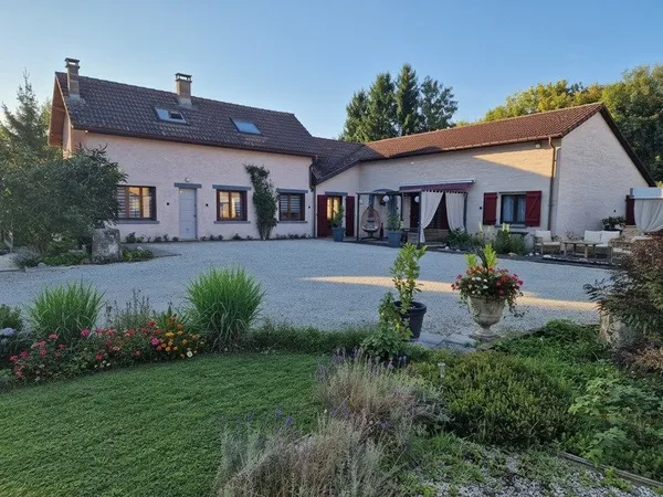 PROPRIÉTÉ avec VILLA PARC FORET à vendre 8 pièces proche CONTREXEVILLE (88) idéale GITE de groupe/ M