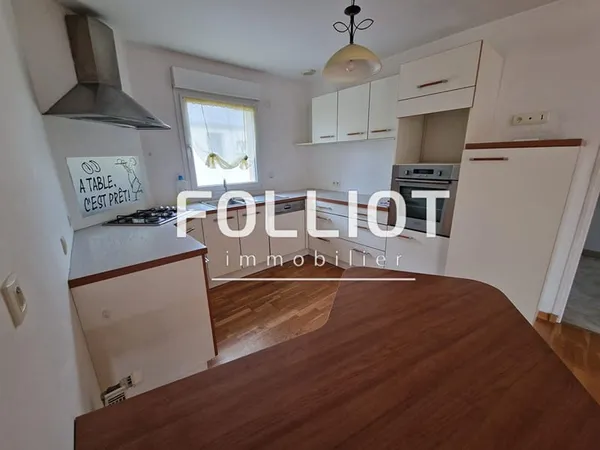 Appartement a vendre Periers 5 pièce(s)