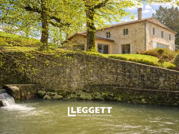 Maison 5 pièces 340 m²