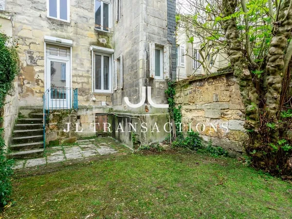 Maison en pierre - Jardin Public