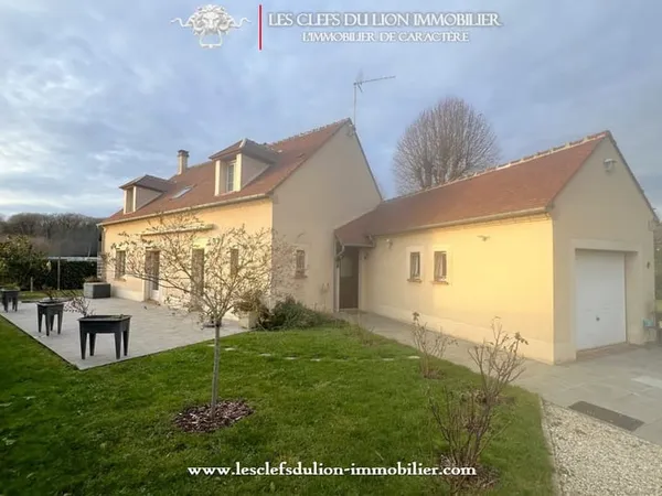 MAISON TRADITIONNELLE EN PARFAIT ÉTAT