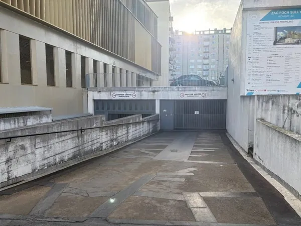 GARAGE A LOUER A ROANNE - CENTRE VILLE