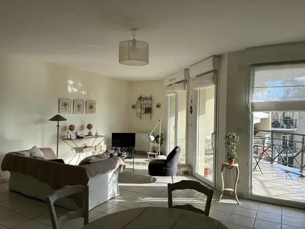 À vendre - Appartement traversant avec terrasses à Chamalières (Avenue thermale)