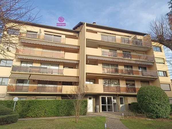 Le PEAGE DE ROUSSILLON appartement en duplex 102m2