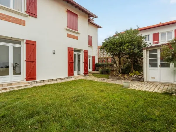 Appartement charmant avec jardin Beaurivage
