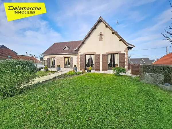 A vendre maison sur sous-sol 5 pièces Saint Martin de Brehal avec 1390 m² de terrain