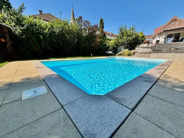 Maison en pierre avec piscine , 125 m² , Jardin sans vis-à-vis