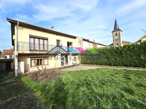 MAISON F7 avec GARAGES et TERRAIN