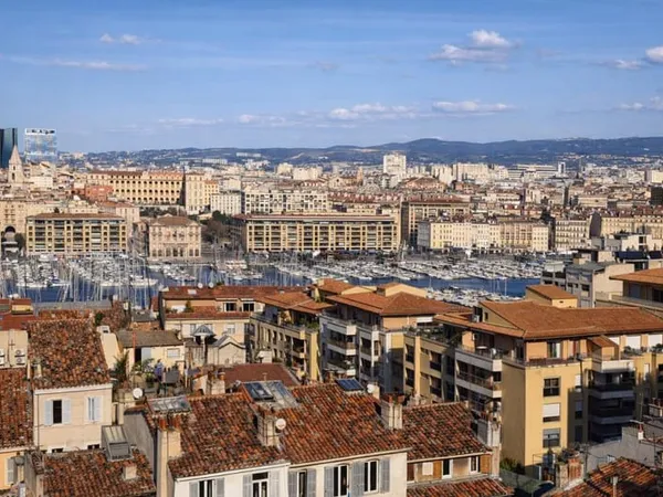 Appartement de standing à rénover avec vues mer -Quartier de la Corderie