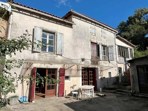Maison de 2 Chambres avec Studio Proche de Verteuil-sur-Charente 