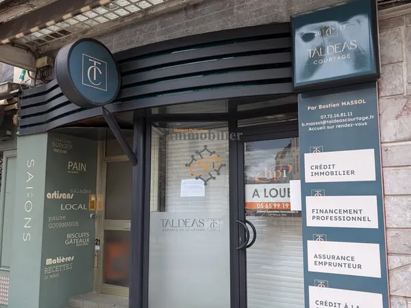 A louer local commercial, Saint Affrique idéalement placé, e