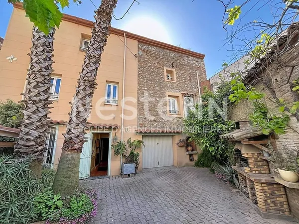 Torreilles - A VENDRE Maison centre village de 6 pièces avec cour ,terrasse arborée et garage