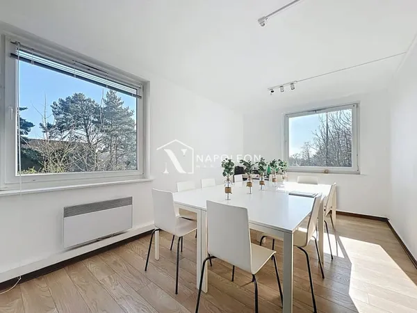Plateau de 8 bureaux