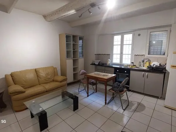 Meublé : Dans le var, deux pièces de 32m²