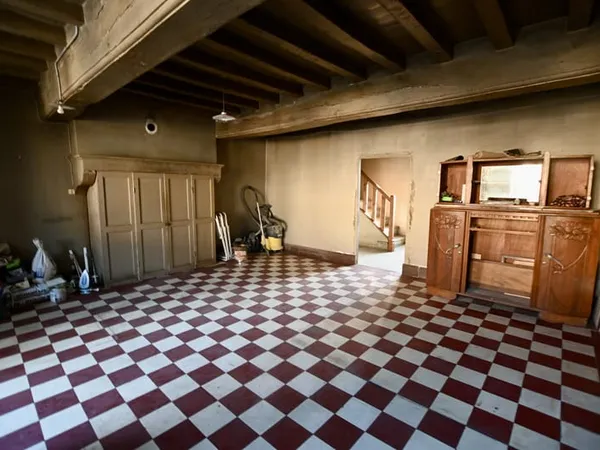 Maison à rénover avec fort potentiel au pied de Vézelay