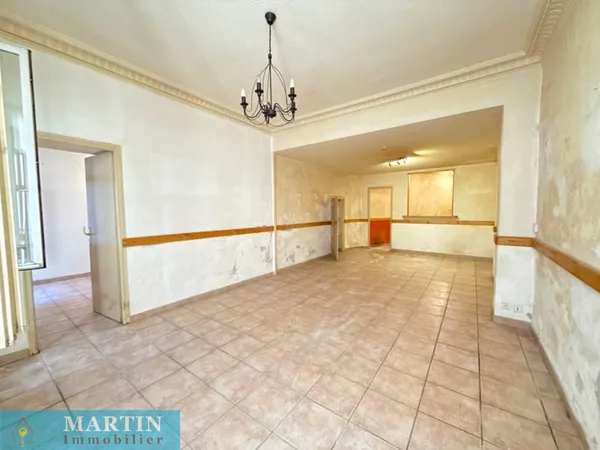 Charmant F2 en rez-de-chaussée avec cour à Céret, centre-vil 