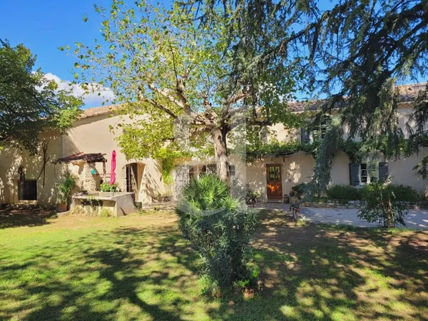 Propriété de charme avec gîte indépendant et piscine - Drôm