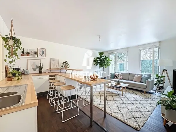 CRETEIL VILLAGE - RARE APPARTEMENT F2 AVEC TERRASSE 20,24m2 