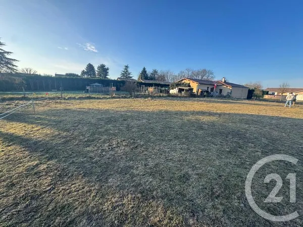 Terrain 597 m²