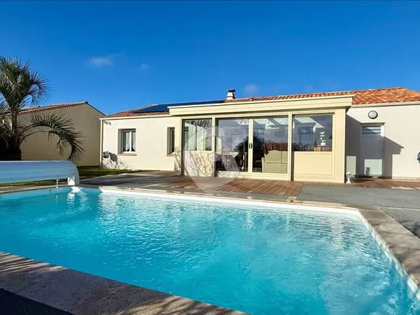 MAISON - 4 PIECES - 99 M² - A VENDRE - LONGEVILLE SUR MER 