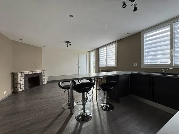 A vendre, bel Appartement type 4 avec garage et cave 