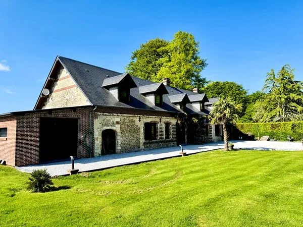 CRIQUETOT-L'ESNEVAL - CHARME & ESPACE - Maison familiale de 281 m² avec jardin et garage double 
