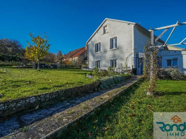 Maison 6 pièces / 4 chambres / 145m2 / 889 m2 terrain 