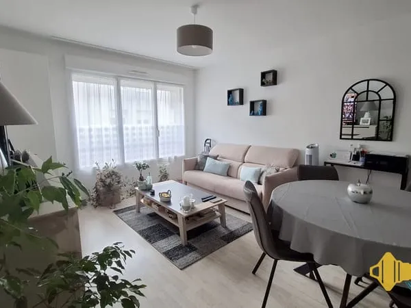 APPARTEMENT RECENT - CENTRE DE CHALLANS - PMR - ASCENCEUR- R 