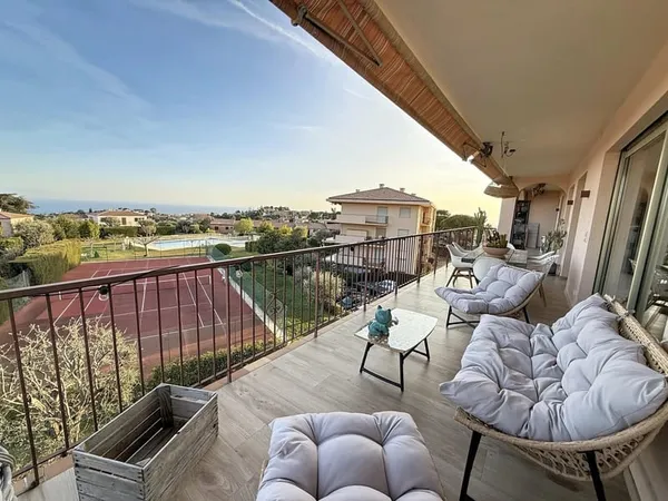 Dernier Etage - 5 Pièces - Résidence de standing avec tennis et piscine - Fabron