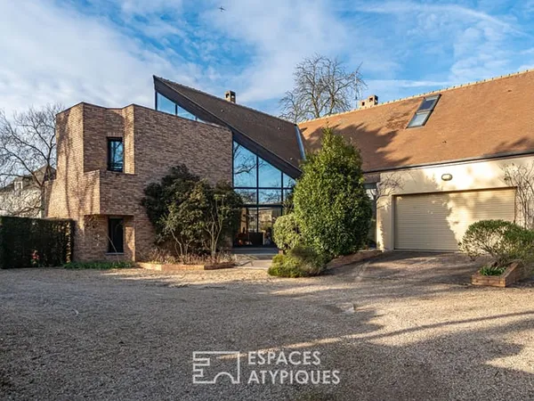 Maison d'architecte avec piscine dans le parc de Maisons-Laffitte
