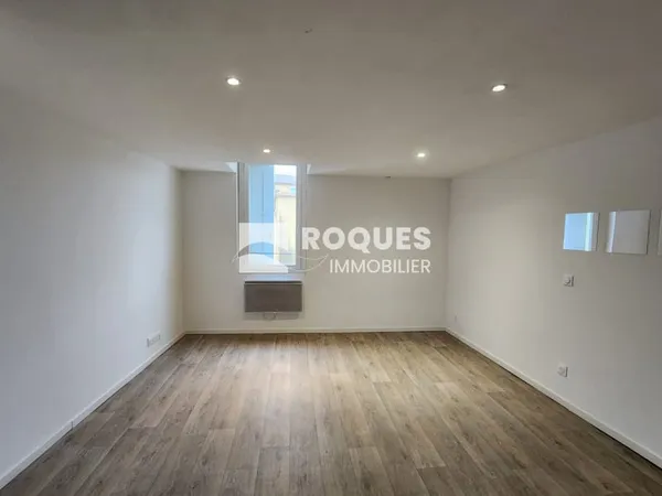 Lodève centre, studio au 3ème étage
