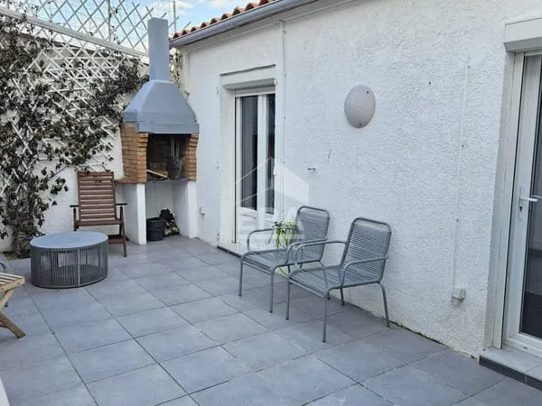 Canet Plage : Maison Canétoise double de plain pied à vendre avec parking et terrasse