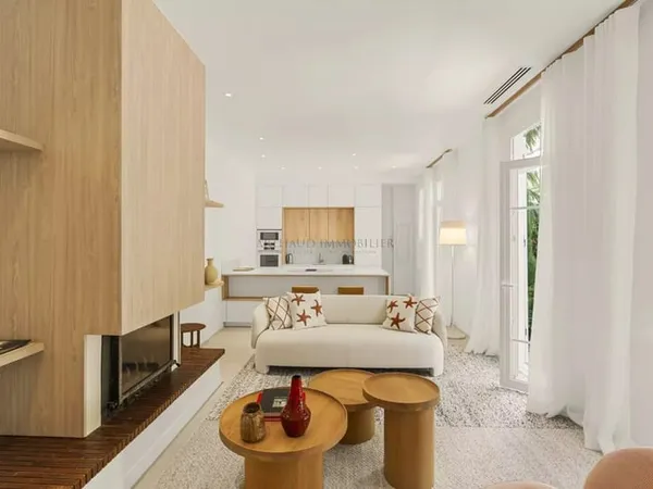 MAISON DE VILLE DE 131 M² AVEC JARDIN DE 110 M² AU CŒUR DE LA "BANANE" 