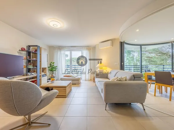 APPARTEMENT T4 RÉCENT BRUGES CENTRE - 96 m2 - 2 PLACES DE PA