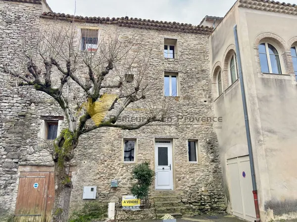 Maison de village 65 m2 Toiture neuve Patio Faucon 