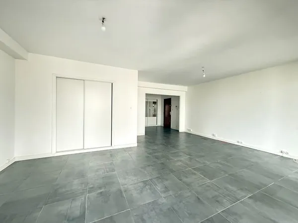 Bel appartement de 104m² lumineux avec terrasse et garage à Toulon