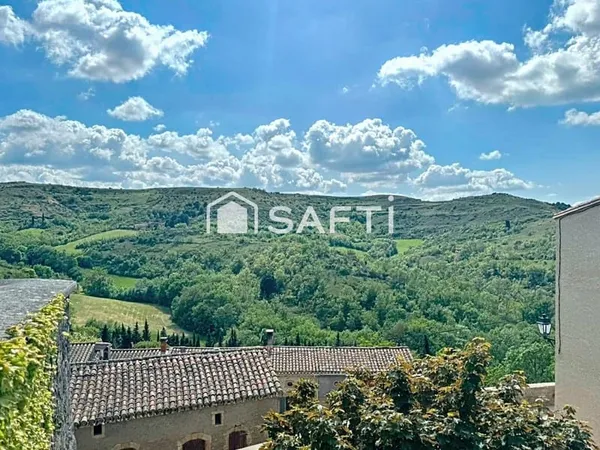 Maison de village avec un sous sol à rénovée