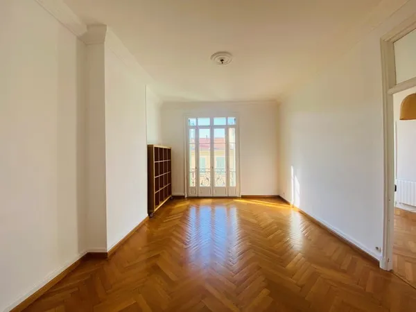 NICE, Rue Vernier - Spacieux et Lumineux Appartement 5/6P de 