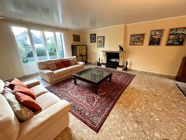 Maison VOISINS LE BRETONNEUX 7 Pièces 141.67 m² 