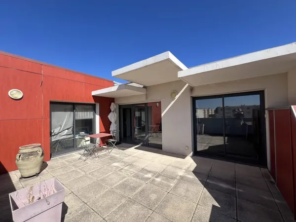 Très rare Dernier étage Appartement de 122m2 avec 2 terrasses 