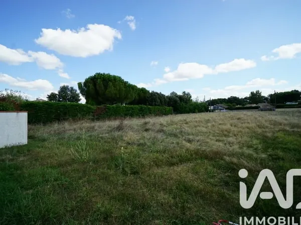 Terrain 922 m²