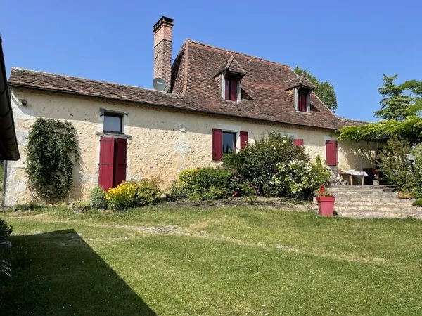 Corps de ferme rénové, 3 bâtiments, piscine et parc paysagé 