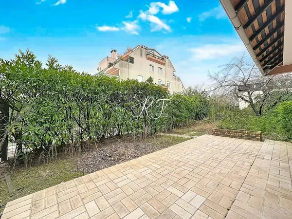 Appartement de 3 pièces avec grand jardin 
